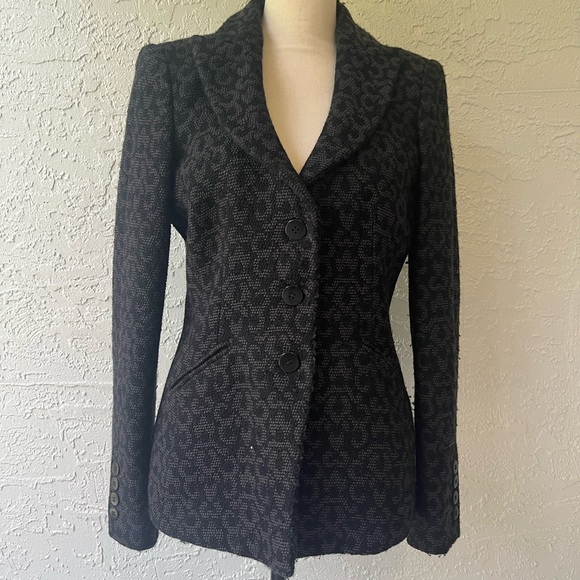 Armani Collezioni Jackets & Blazers - Vintage Armani black suit jacket with jacquard design.